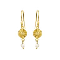 Earrings 5693 in Gold plated silver with White freshwater pearl